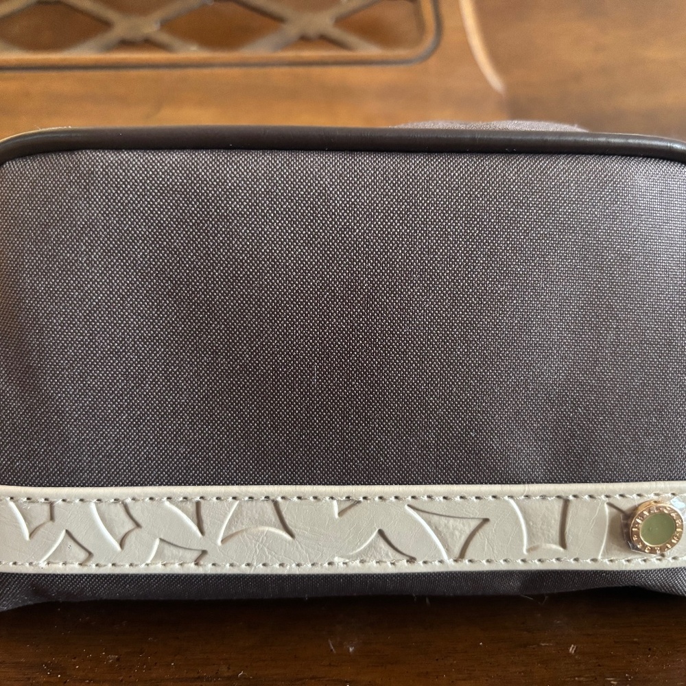 Bvlgari x Emirates Pouch, Gifts included! (BNWT)